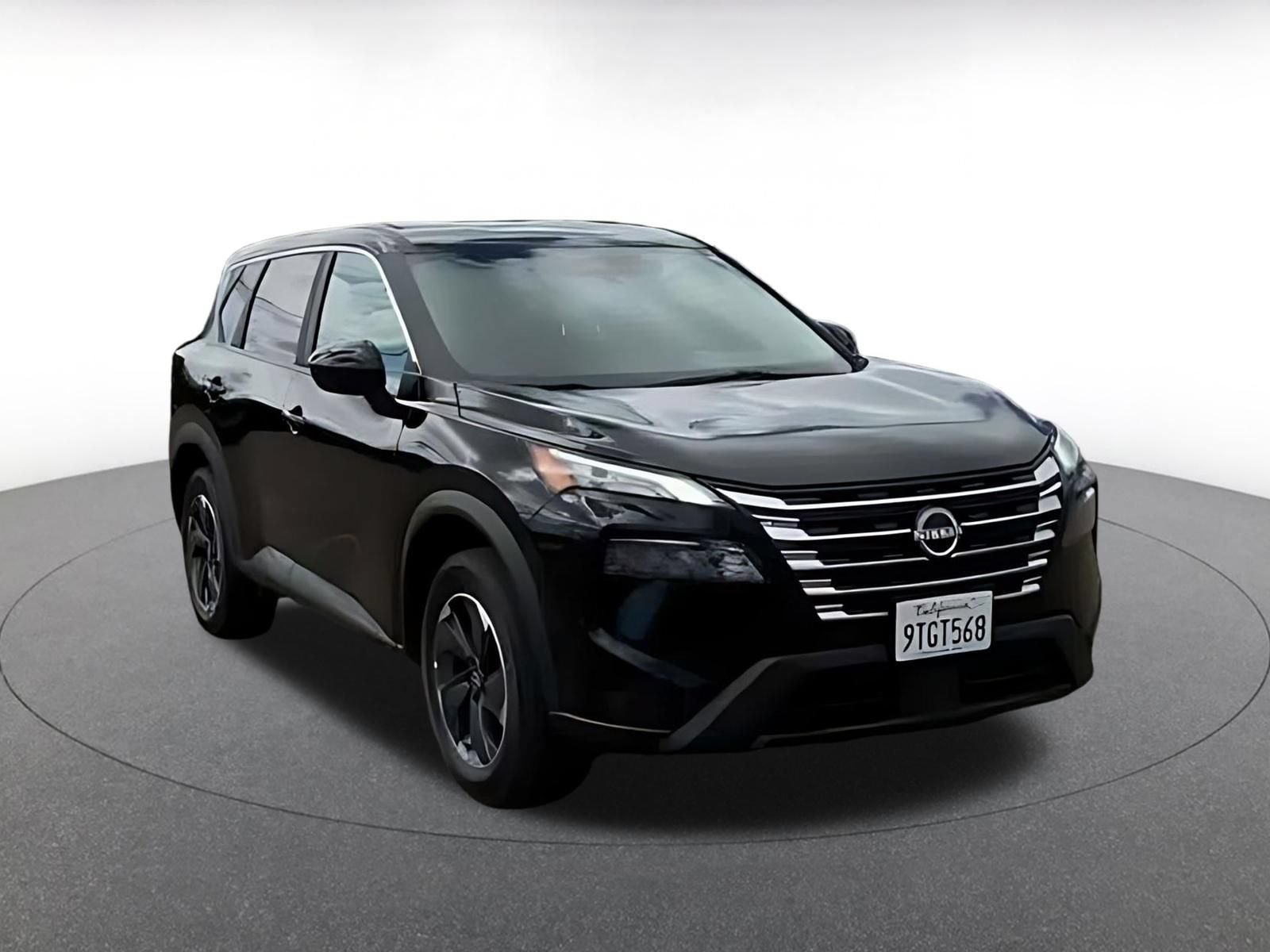 Used 2025 Nissan Rogue SV FWD image 2