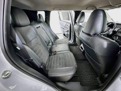 Used 2024 Mitsubishi Outlander SE Black Edition AWD/4WD image 11