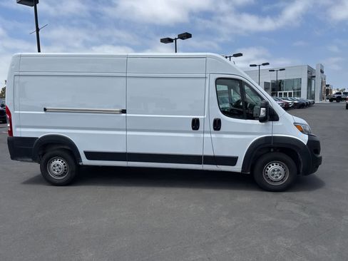 Used 2024 RAM ProMaster 2500 w/ Convenience Group FWD image 5