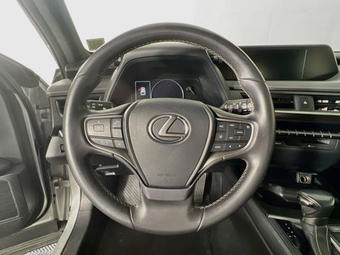 Used 2019 Lexus UX 200 w/ Accessory Package FWD image 12