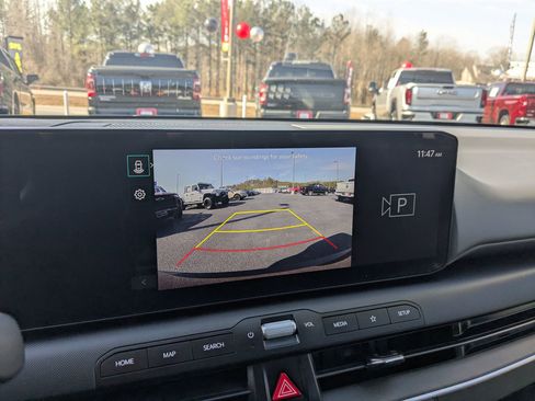 Used 2025 Kia K4 LXS image 11