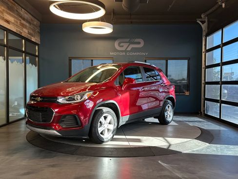 Used 2019 Chevrolet Trax LT w/ LT Convenience Package AWD/4WD image 7