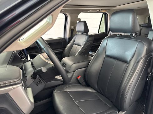 Used 2024 Ford Expedition XLT AWD/4WD image 16