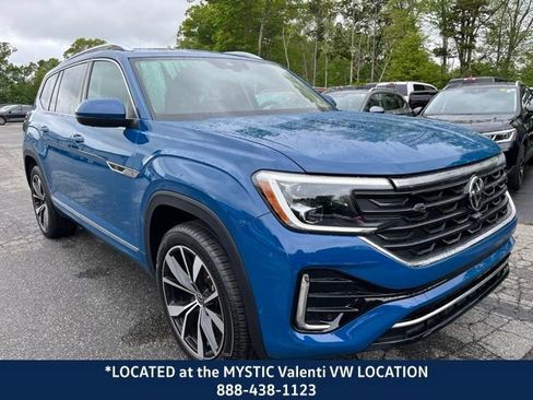 Certified 2025 Volkswagen Atlas SEL Premium R-Line image 4