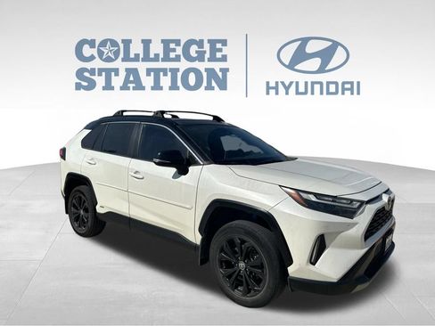 Used 2022 Toyota RAV4 XSE AWD/4WD image 3