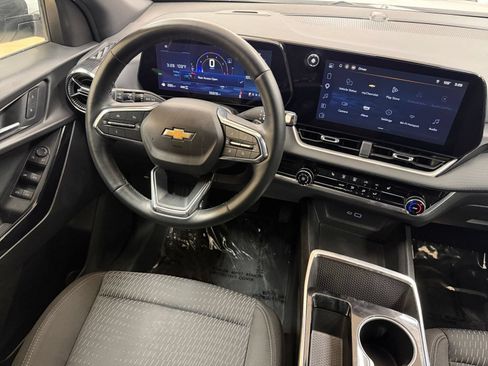 Used 2025 Chevrolet Equinox LT AWD/4WD image 30