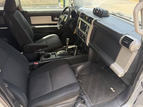 Used 2007 Toyota FJ Cruiser 4WD image 24