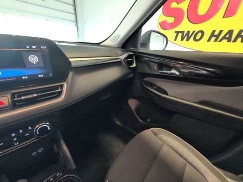 Used 2025 Chevrolet TrailBlazer LS w/ LS Convenience Package image 26