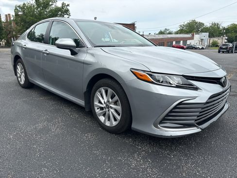 Used 2024 Toyota Camry LE AWD/4WD image 11