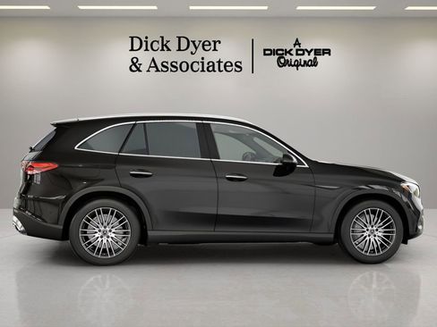 Used 2026 Mercedes-Benz GLC 300 image 6