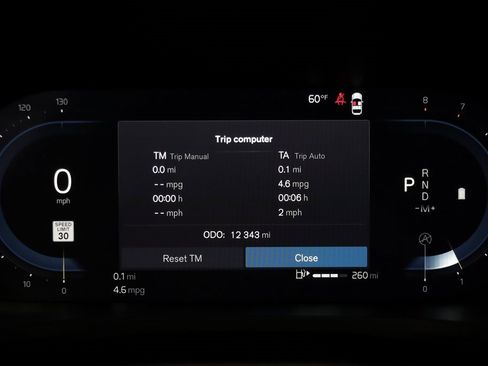 Used 2025 Volvo V60 B5 Cross Country Plus image 7