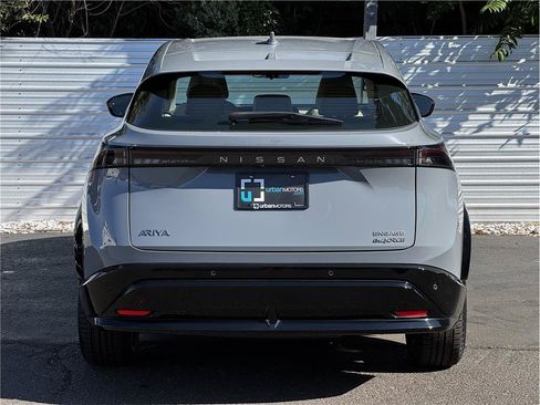 Used 2024 Nissan Ariya AWD image 11