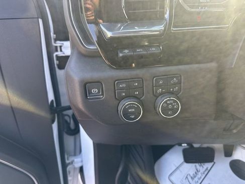 Used 2025 Chevrolet Silverado 2500 LTZ w/ LTZ Premium Package AWD/4WD image 12