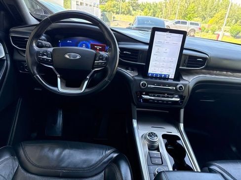 Used 2020 Ford Explorer Platinum w/ Premium Technology Package AWD/4WD image 27