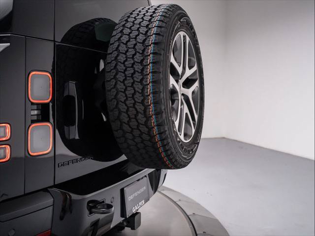 New 2026 Land Rover Defender 110 X-Dynamic SE AWD/4WD image 30