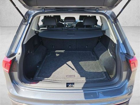 Used 2022 Volkswagen Tiguan SE AWD/4WD image 5