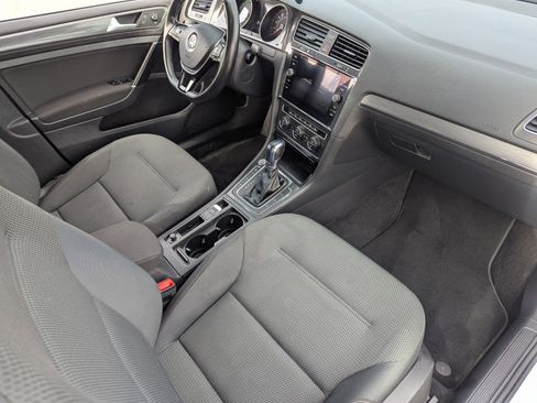 Used 2017 Volkswagen e-Golf SE image 14