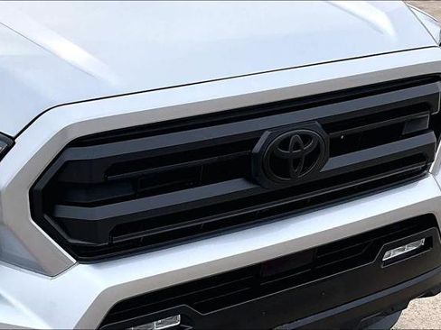 Certified 2025 Toyota Tacoma SR5 image 30