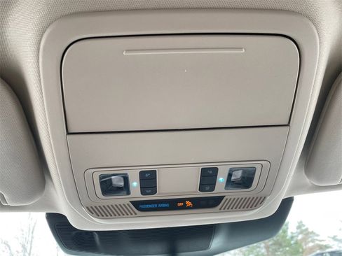 Used 2023 Ford Explorer XLT w/ Equipment Group 202A image 20