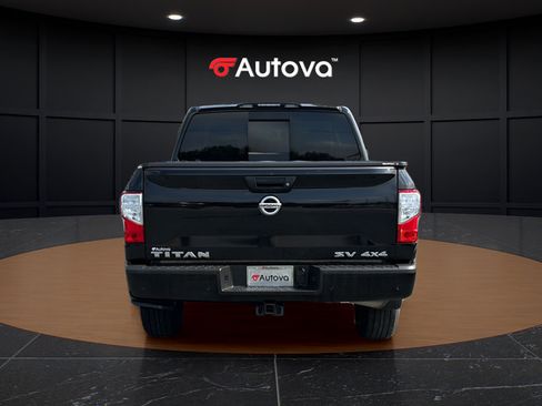 Used 2021 Nissan Titan SV w/ SV Convenience Package AWD/4WD image 4