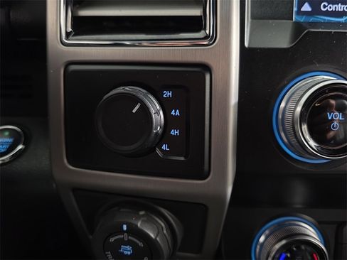 Used 2019 Ford F150 Platinum w/ Equipment Group 701A Luxury image 19