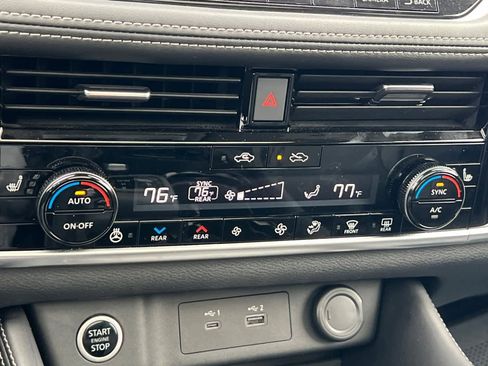 Used 2021 Nissan Rogue SL w/ Premium Package image 22