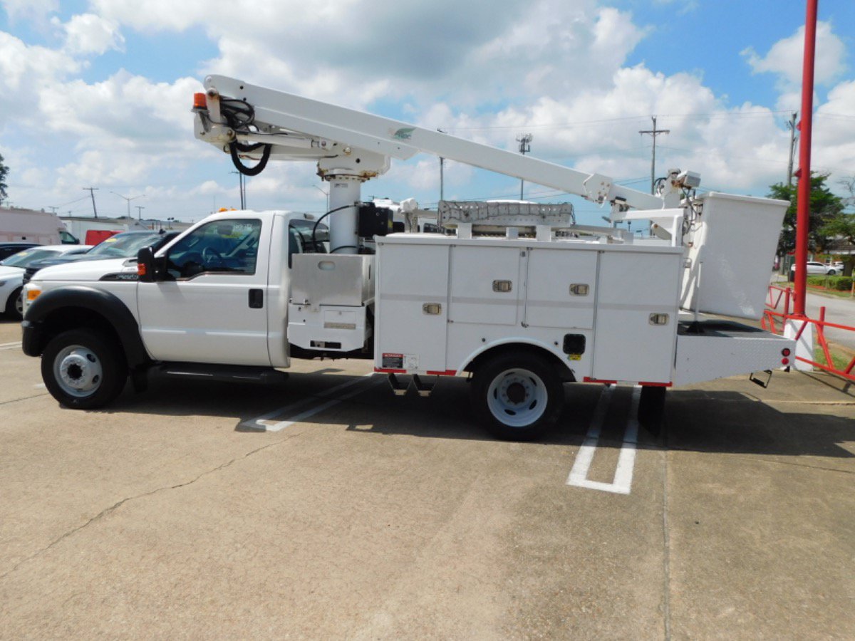 Used 2011 Ford F550 2WD Regular Cab Super Duty w/ PWR Equipment Group image 4