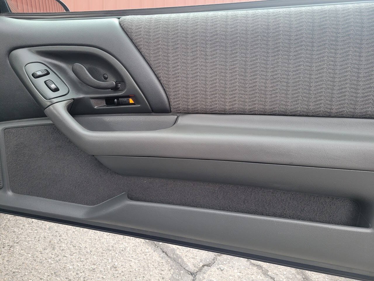 Used 1998 Chevrolet Camaro LT RWD image 39
