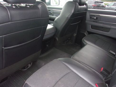 Used 2019 RAM 1500 Warlock AWD/4WD image 17