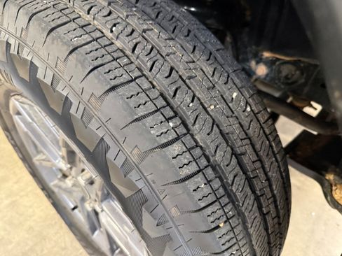 Used 2024 Jeep Wrangler Unlimited Sport AWD/4WD image 4