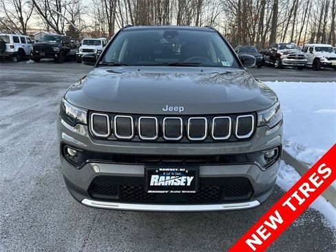Certified 2022 Jeep Compass Limited image 3