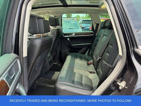 Used 2016 Volkswagen Touareg TDI AWD/4WD image 13