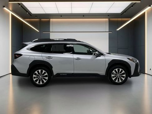 Used 2025 Subaru Outback Touring XT AWD/4WD image 7