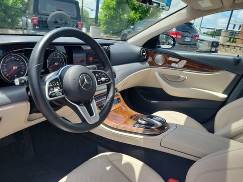 Used 2019 Mercedes-Benz E 300 4MATIC image 13