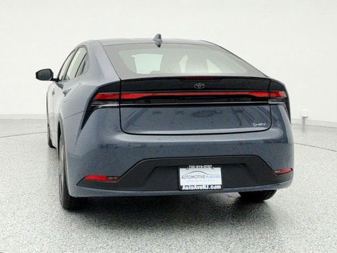 Used 2025 Toyota Prius LE image 6