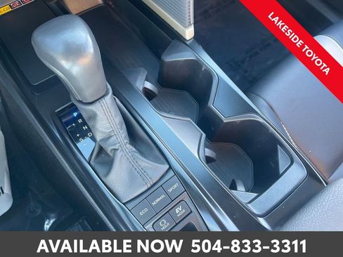 Used 2025 Toyota Camry SE image 27