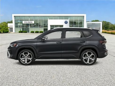 New 2026 Volkswagen Taos SEL image 3