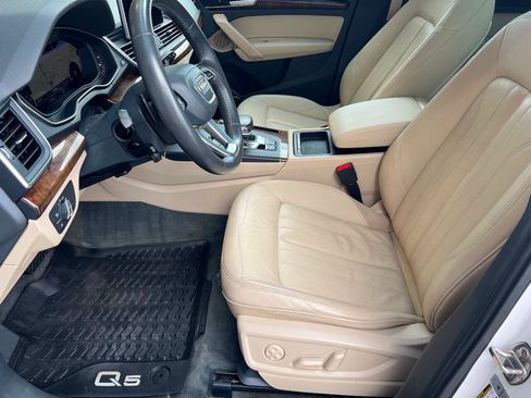 Used 2018 Audi Q5 2.0T Premium Plus w/ Premium Plus Package AWD/4WD image 16
