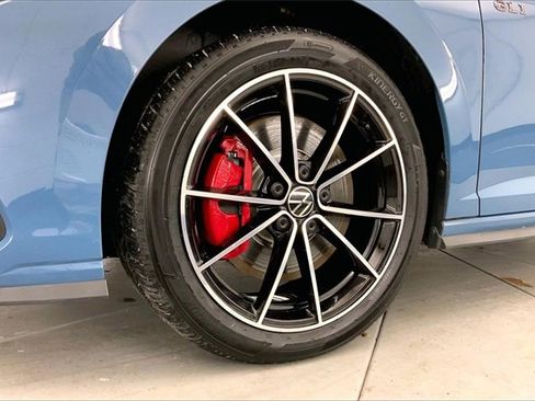 Certified 2025 Volkswagen Jetta GLI Autobahn image 9