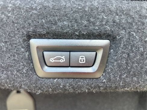 Used 2024 BMW i5 eDrive40i RWD image 23