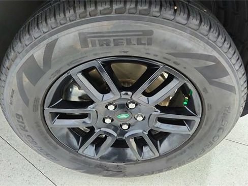 Used 2024 Land Rover Defender 110 S image 57