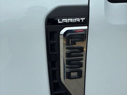 Used 2024 Ford F250 Lariat w/ FX4 Off-Road Package AWD/4WD image 7