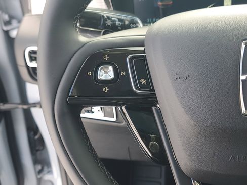 New 2026 Lincoln Corsair Premiere image 17