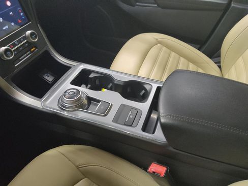 Used 2021 Ford Edge SEL w/ Convenience Package FWD image 26