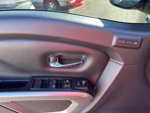 Used 2017 Nissan Titan SL image 11