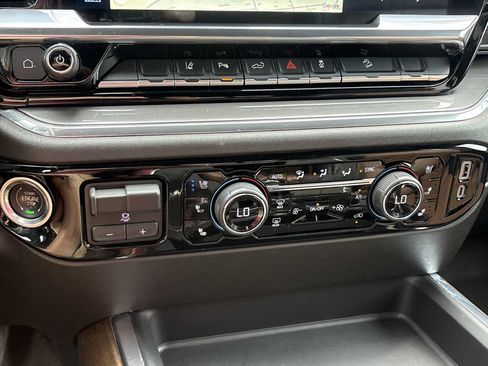 Used 2024 Chevrolet Silverado 2500 High Country w/ LPO, Dark Essentials Package AWD/4WD image 18