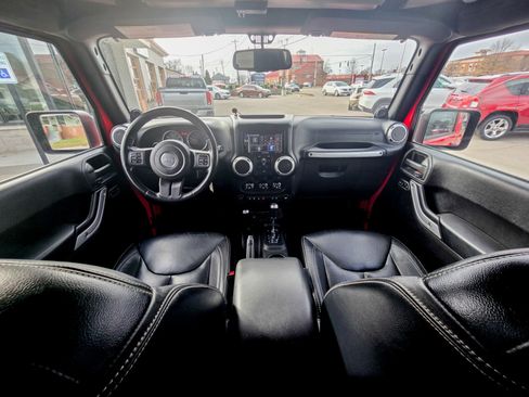 Used 2014 Jeep Wrangler Unlimited Sahara w/ Max Tow Package image 2