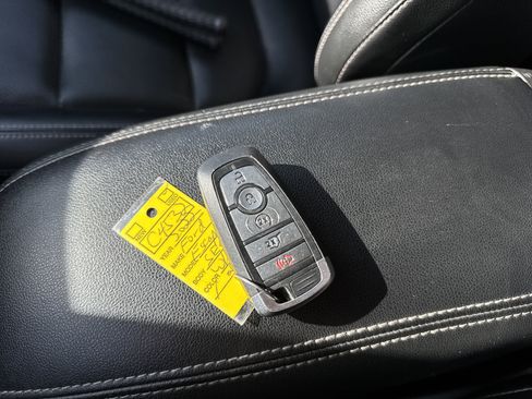 Used 2022 Ford Escape SEL image 32