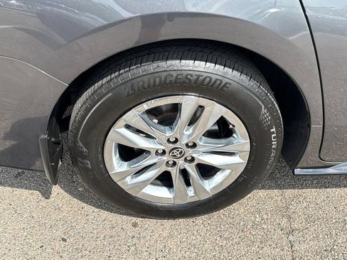Used 2025 Toyota Sienna Limited AWD/4WD image 41