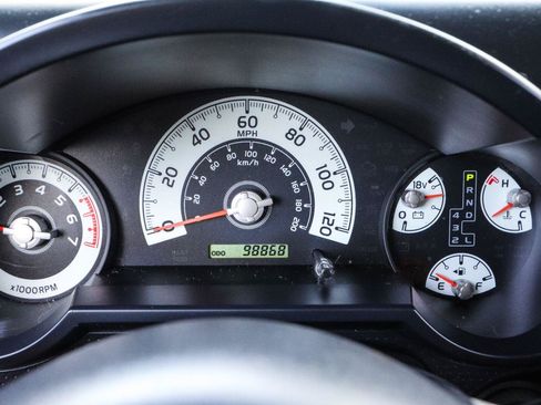 Used 2007 Toyota FJ Cruiser 4WD w/ Upgrade Pkg 1 image 6